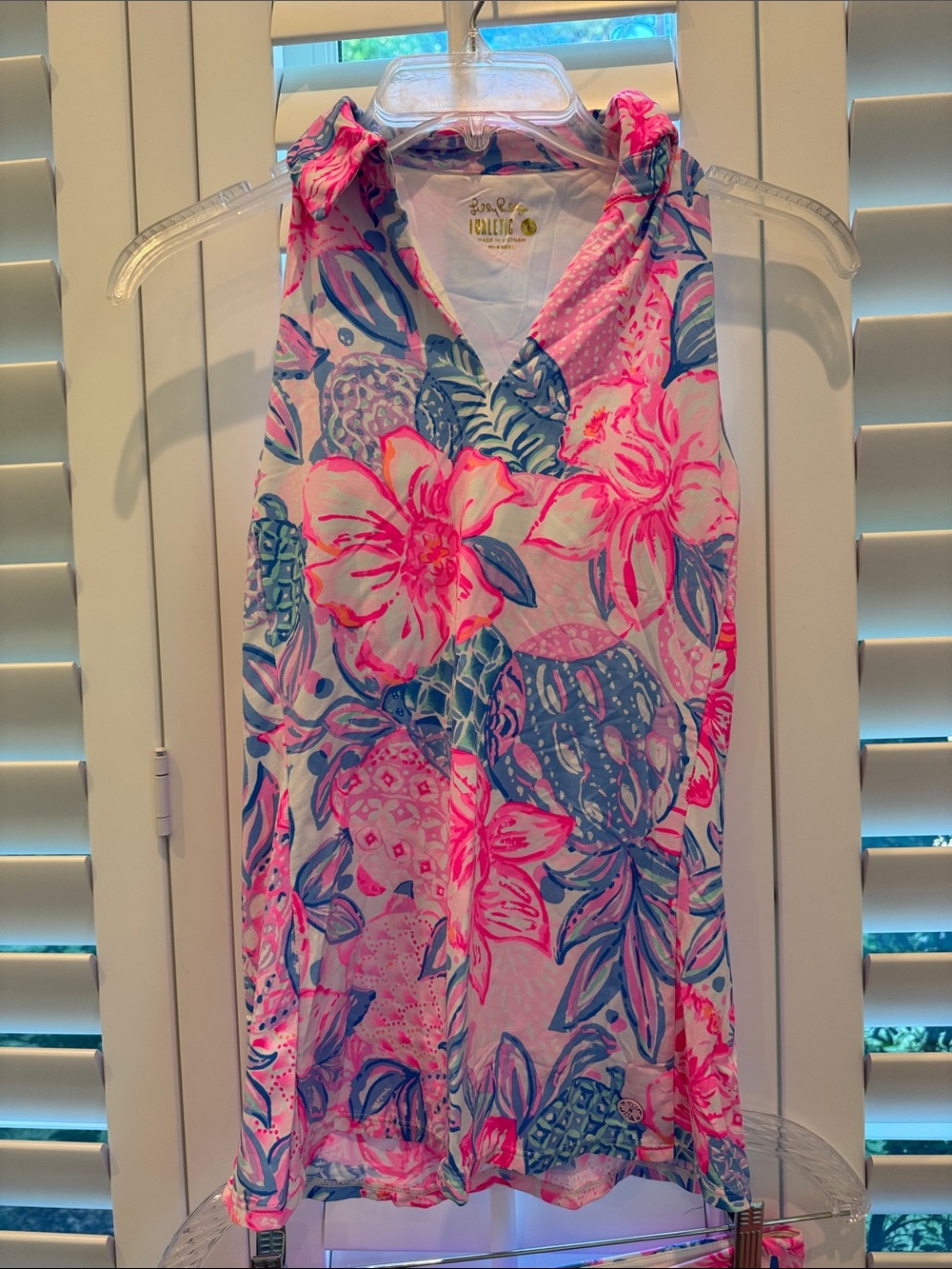 Lilly Pulitzer Luxletic Lakelyn Bra Sleeveless Tank in Pink Isle Snappy Turtle